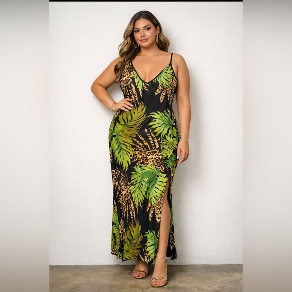 Kimcine Dresses & Skirts - KIMCINE CURVE Tropical Print Maxi Dress with Slit size L